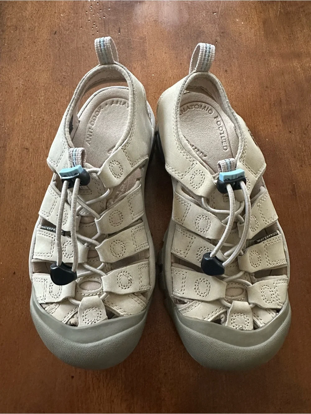 KEEN Newport HR Sandals Beige Women’s Size 6 Excellent condition